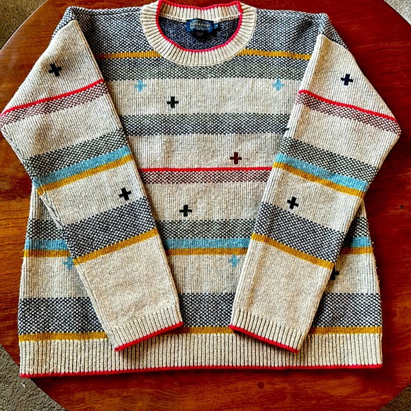 Pendleton Sweaters - Gorgeous Pendleton crew neck sweater  size medium.